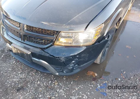 2019 Dodge Journey Crossroad Awd z USA, uszkodzony, nr VIN 3C4PDDGG3KT739186